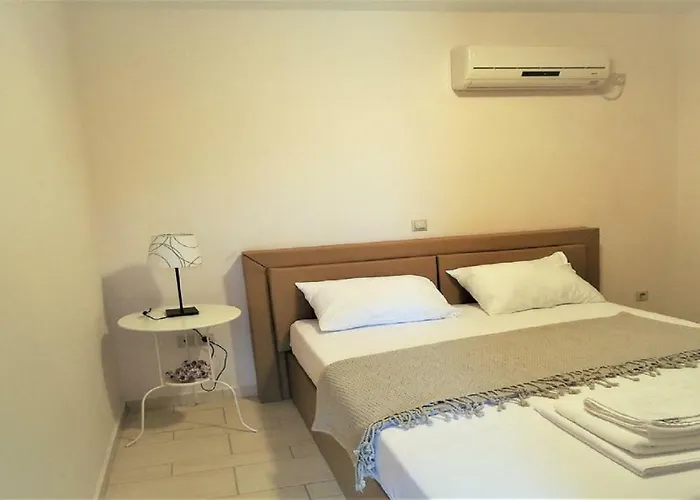 Glyfada Iii Parálion Ástros