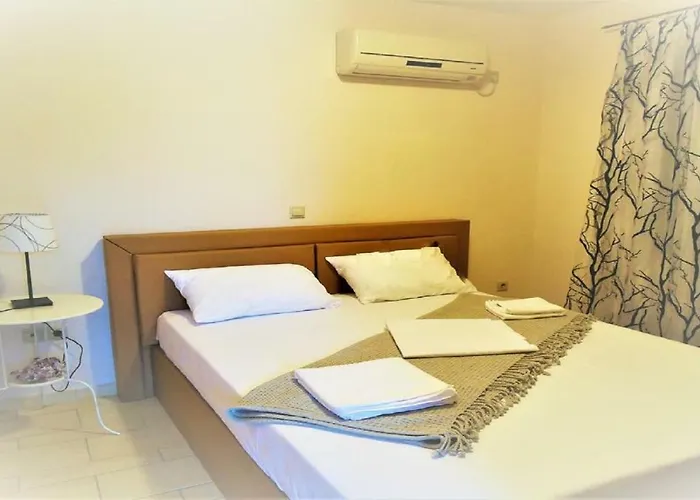 Glyfada Iii Parálion Ástros